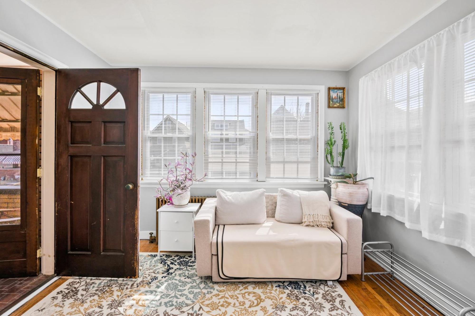 Large With Multiple Sleeping Options * Munhall