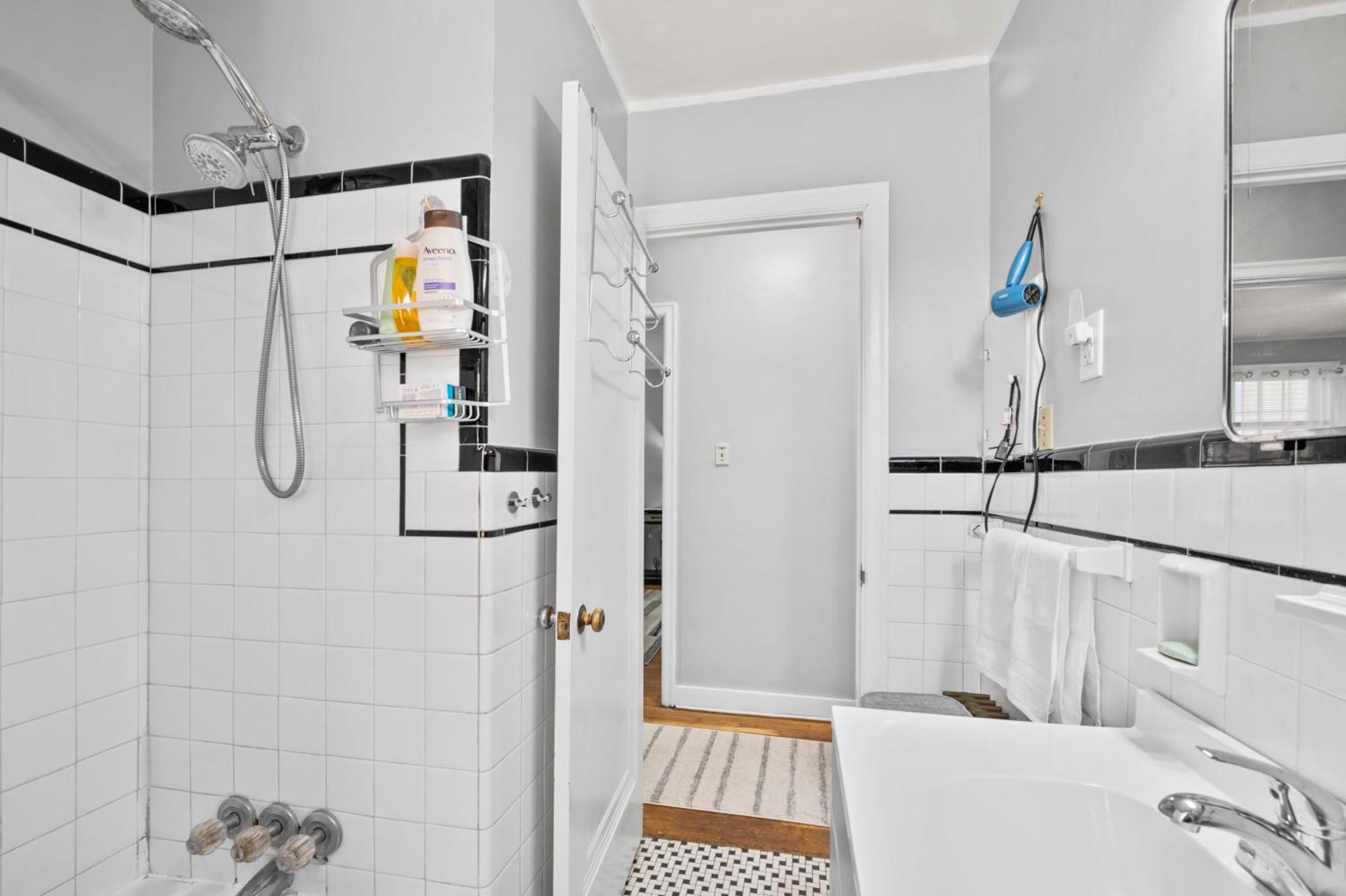 Apartment Large With Multiple Sleeping Options *