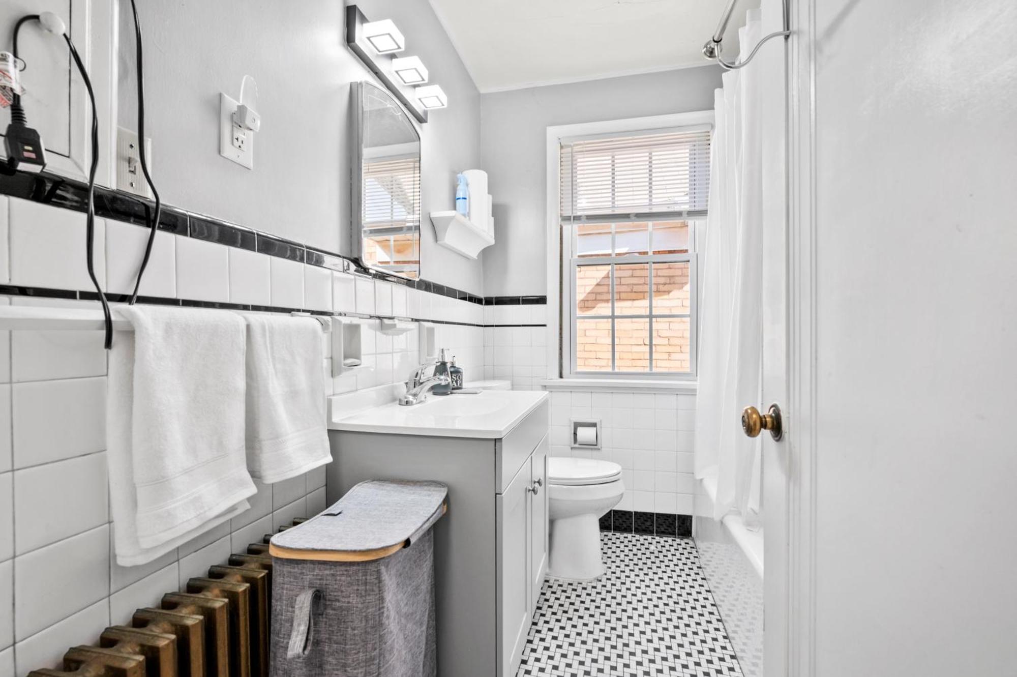 Large With Multiple Sleeping Options Munhall