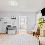 Large Apartment With Multiple Sleeping Options