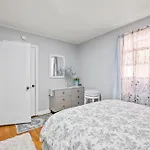 Large Apartment With Multiple Sleeping Options