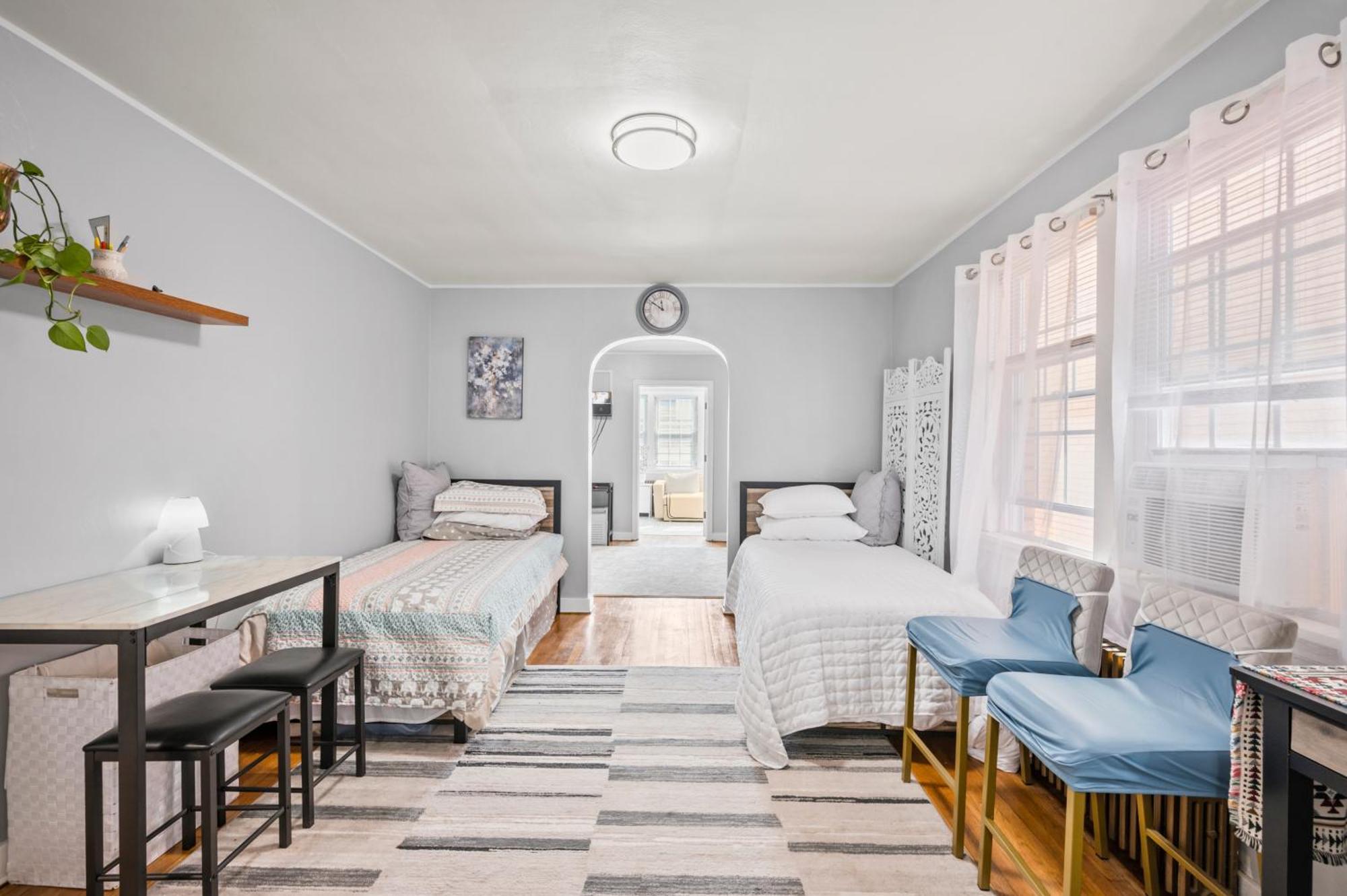 Large With Multiple Sleeping Options Apartment Munhall