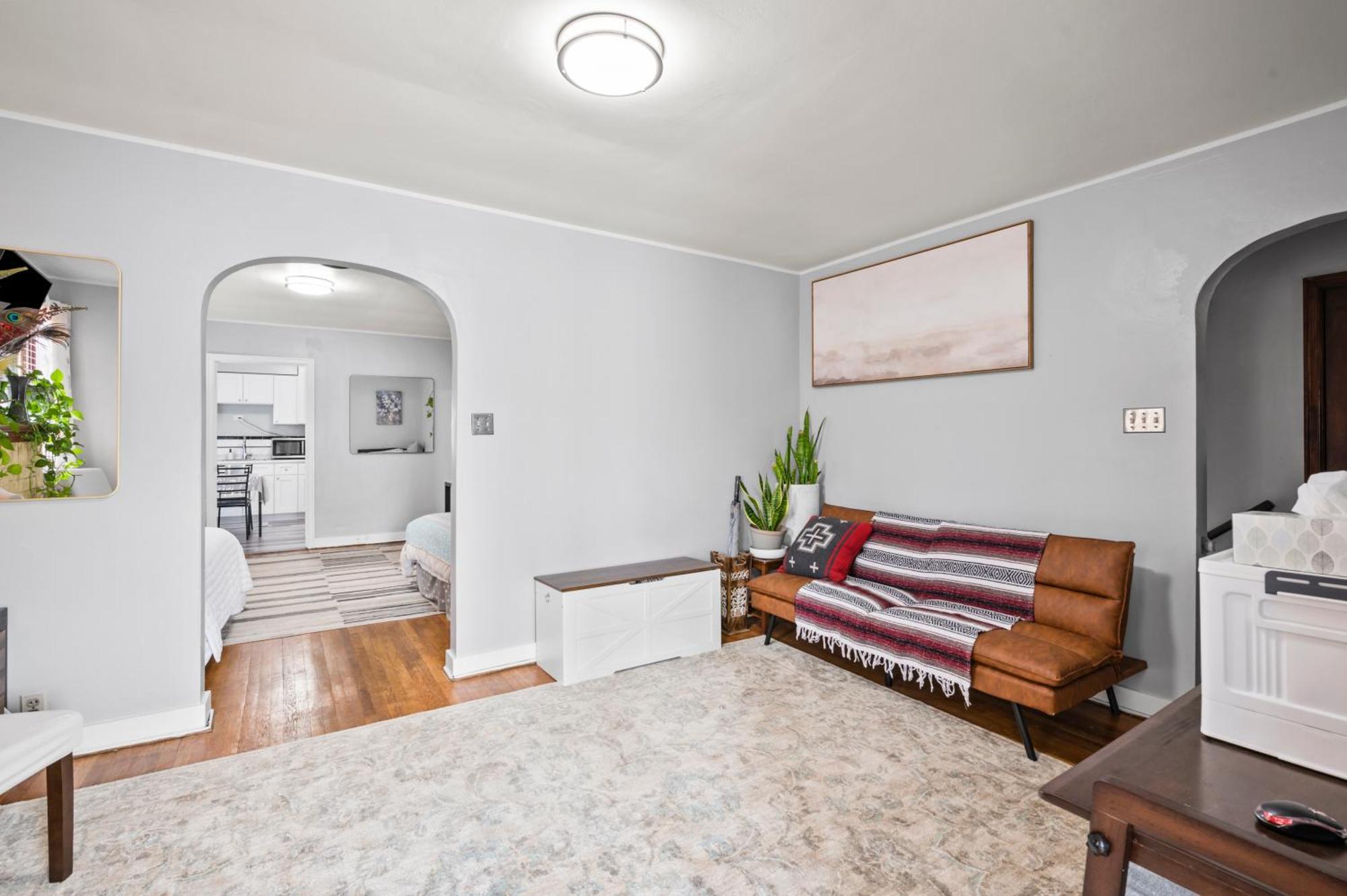Large With Multiple Sleeping Options Munhall