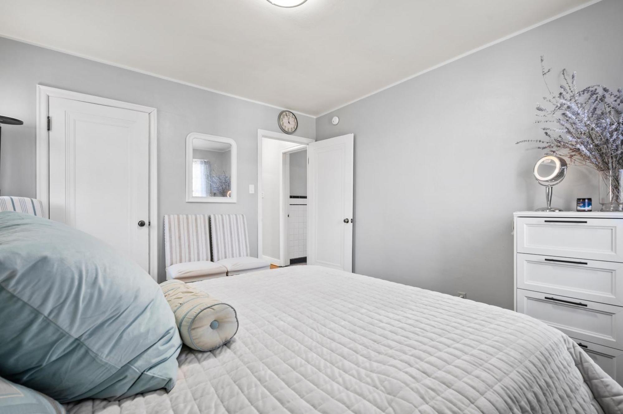 Large With Multiple Sleeping Options * Munhall